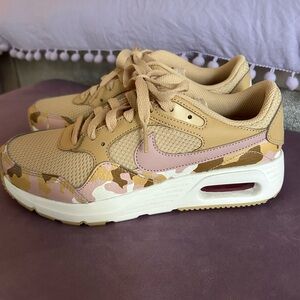 Nike shoes air max excellent condition